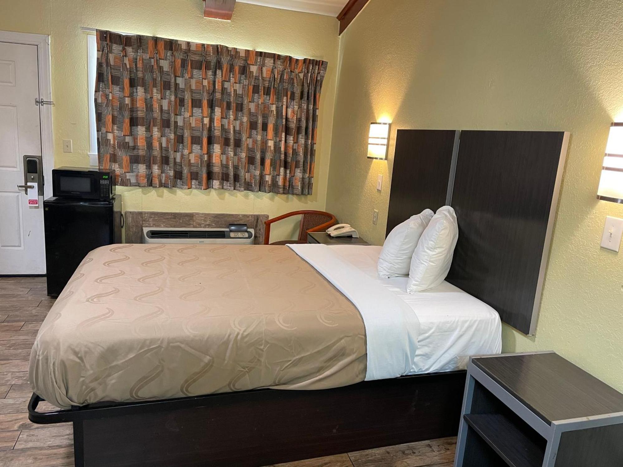 Evergreen Inn And R.V. Winnfield Экстерьер фото